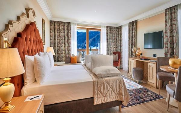 Hotel Sassongher 5*